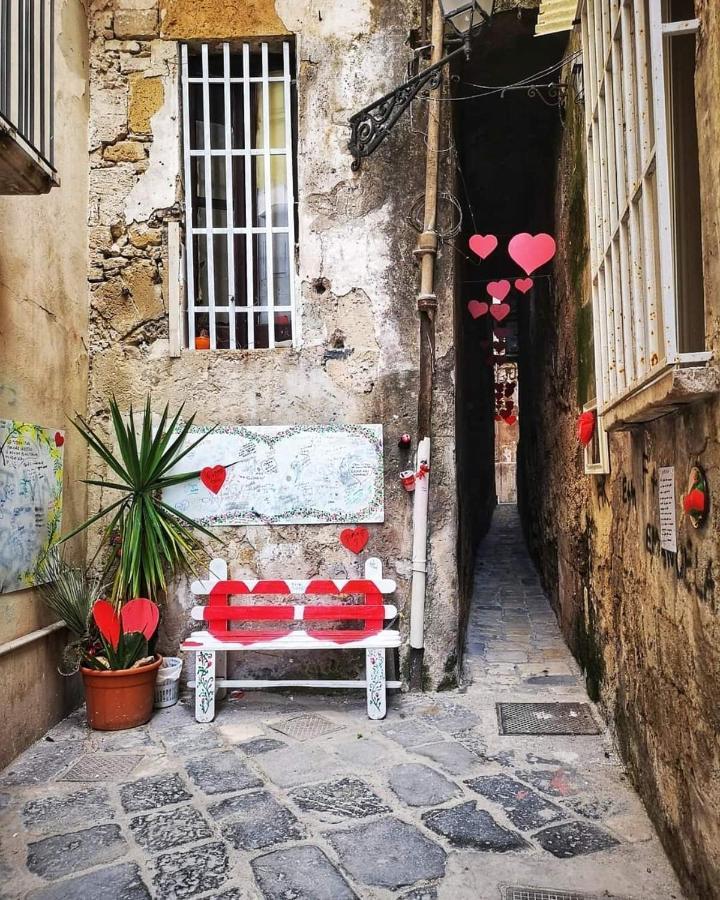 Al Molo Sant'Eligio Hotel Taranto Luaran gambar
