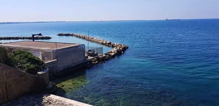 Al Molo Sant'Eligio Hotel Taranto Luaran gambar